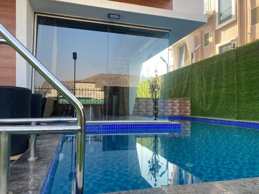 Mount Resorts Lonavala 5 Bhk Luxurious Villa With Private Pool And Full Size Cricket Football Turf מראה חיצוני תמונה