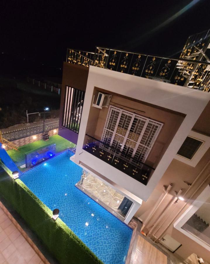 Mount Resorts Lonavala 5 Bhk Luxurious Villa With Private Pool And Full Size Cricket Football Turf מראה חיצוני תמונה