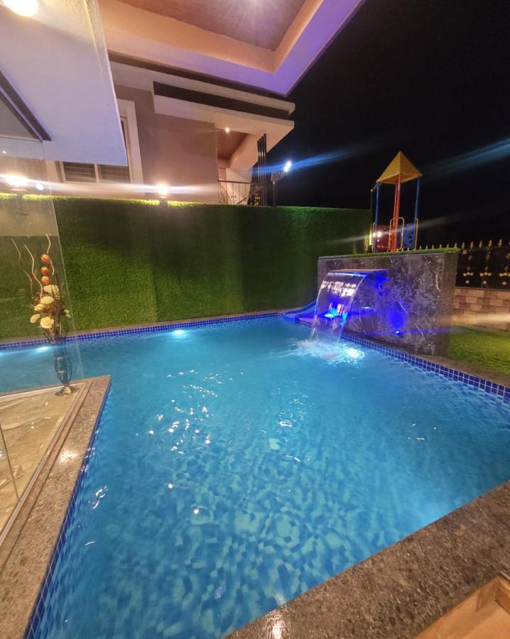 Mount Resorts Lonavala 5 Bhk Luxurious Villa With Private Pool And Full Size Cricket Football Turf מראה חיצוני תמונה