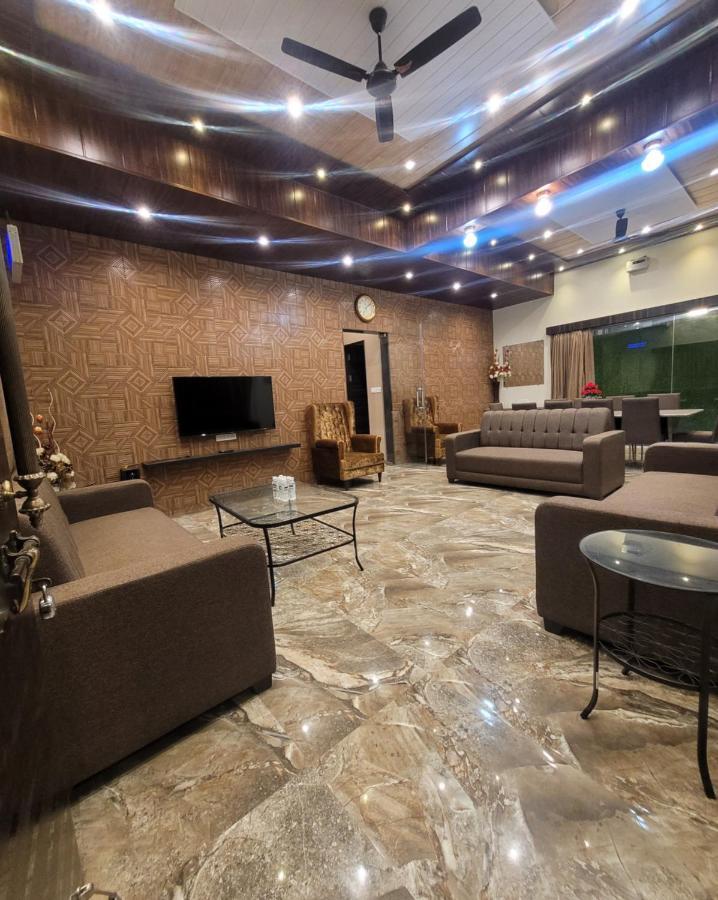Mount Resorts Lonavala 5 Bhk Luxurious Villa With Private Pool And Full Size Cricket Football Turf מראה חיצוני תמונה