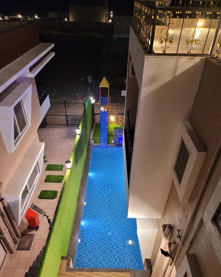 Mount Resorts Lonavala 5 Bhk Luxurious Villa With Private Pool And Full Size Cricket Football Turf מראה חיצוני תמונה